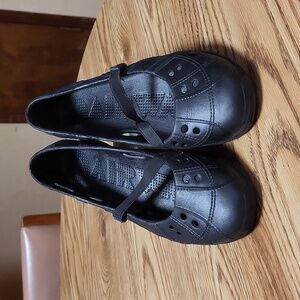 Airwalk black plastic flats